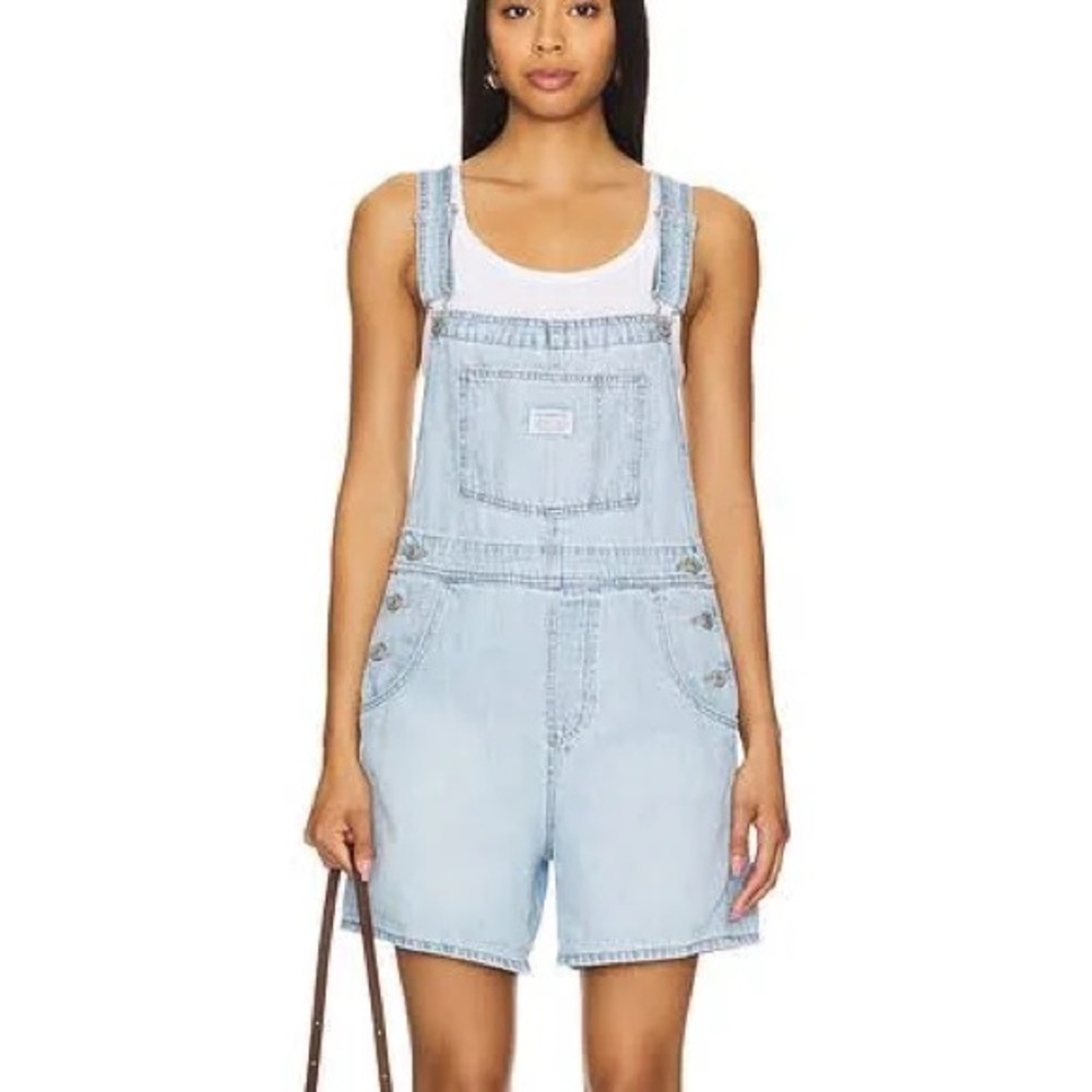 Levi’s Vintage Shortalls in Light Wash